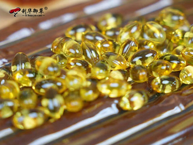 利华御草代工贴牌孢子油三萜含量在40%以上